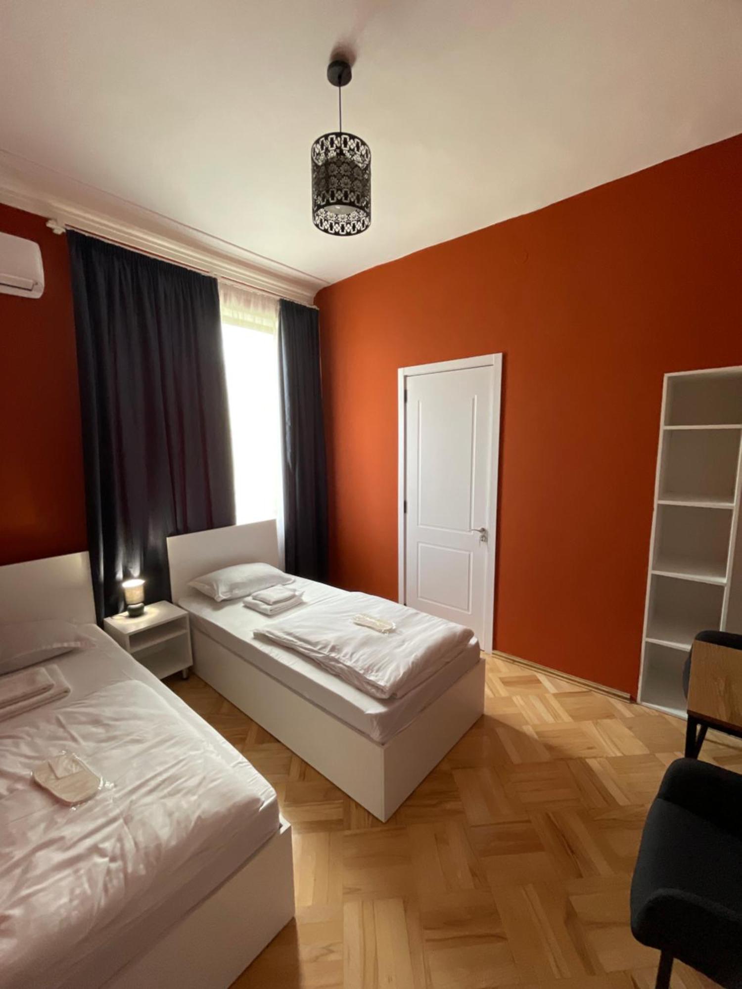 Guest House Top Floor Telavi Quarto foto
